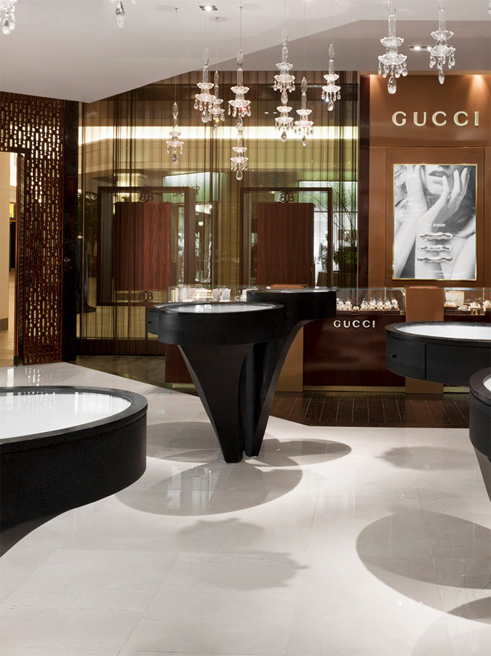 Sophisticated Jewelry Store Design