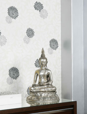 Stenciled silver wall decorated with metallic paint