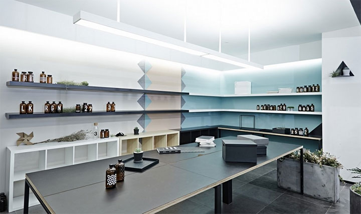 Open-Shelves-in-Office-Design