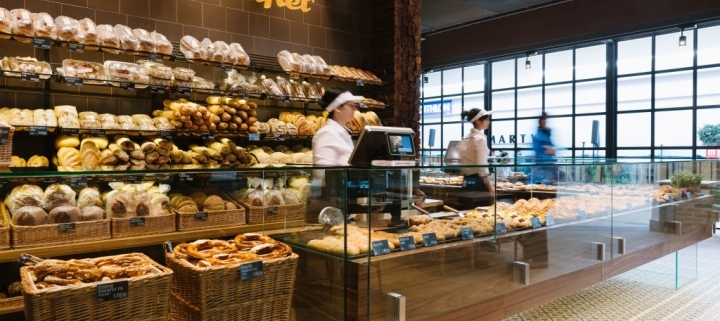 Wood Bread & Bakery Wall Display With 11 Slatted Shelves