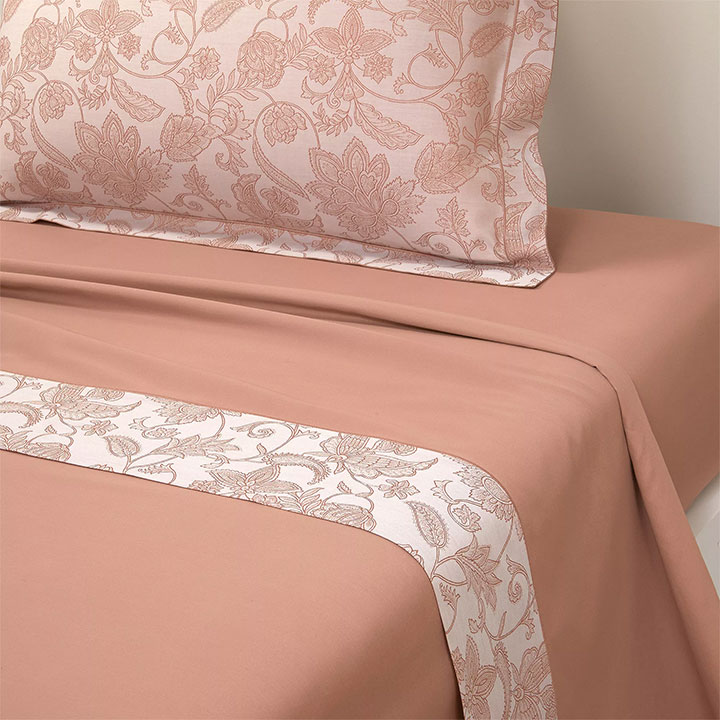 Peach Fuzz bedsheets and pillows