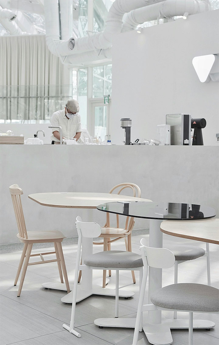 Coffe shop with minimalist design.