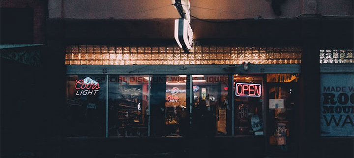 Choosing exterior lighting for a restaurant